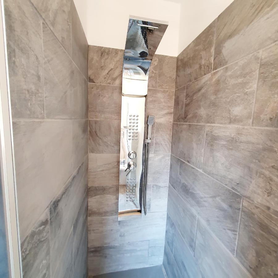 Villa Volta 3 Policlinico מונסרטו מראה חיצוני תמונה